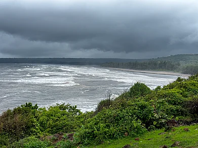 Harsh - S/Shutterstock : Aare Waarey beach is a hidden gem tucked away on the picturesque Konkan coastline